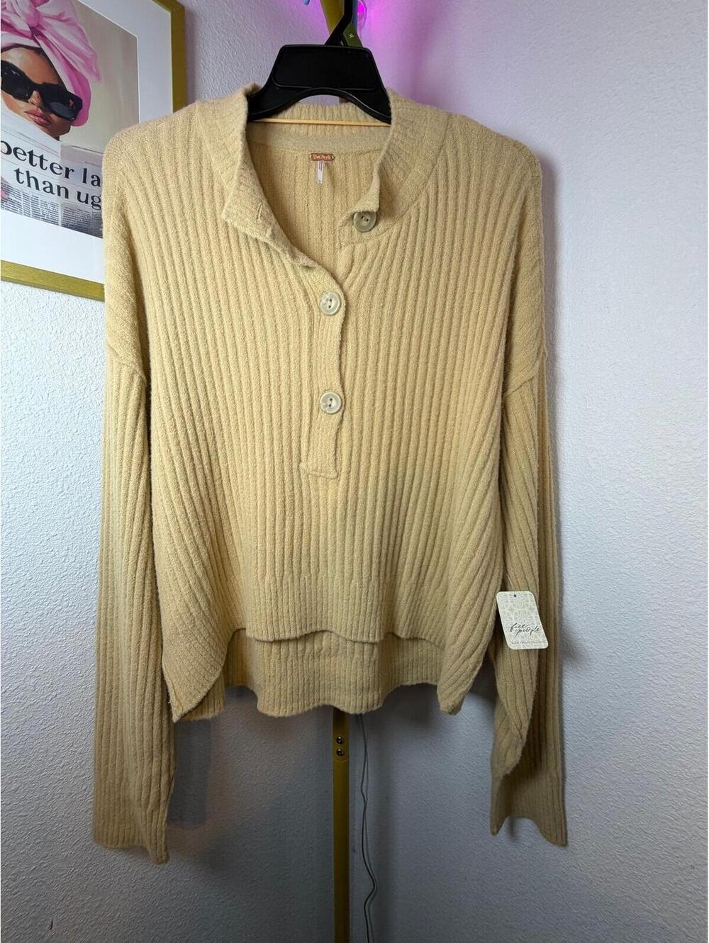 FREE PEOPLE SWEATER - NWT SIZE LARGE $108